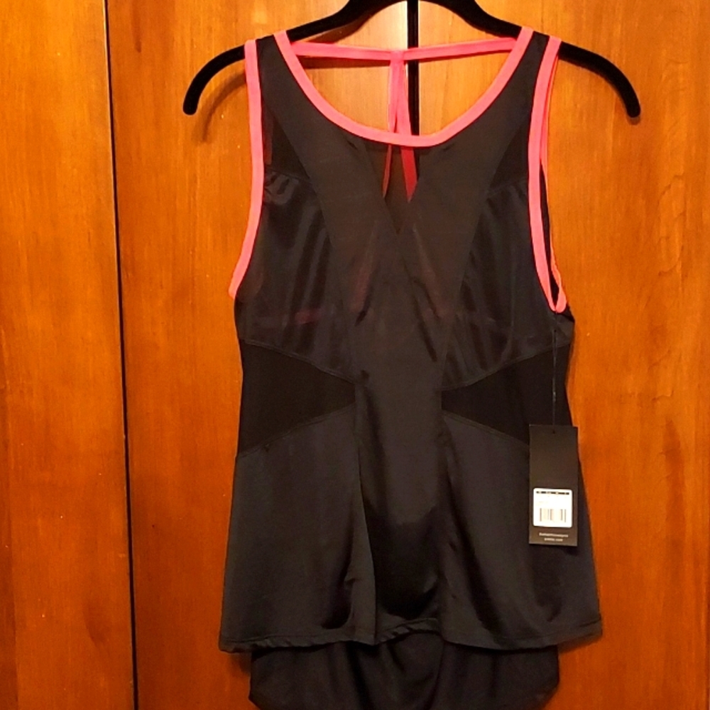 ZOBHA Activewear top - Picture 2 of 10